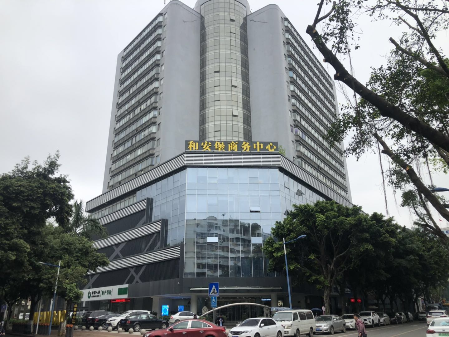 廣州秘魯魚(yú)粉，廣州智利魚(yú)粉，進(jìn)口白魚(yú)粉，進(jìn)口蝦殼粉，進(jìn)口魚(yú)油，進(jìn)口雞肉粉，進(jìn)口肉骨粉，進(jìn)口苜蓿草